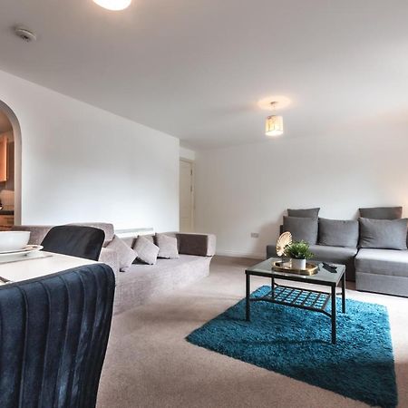 Best Price! Large Spacious 2 Bed Apartment - King Size Or Single Beds, Sofabeds, Smart Tvs, Free Parking Саутхамптън Екстериор снимка