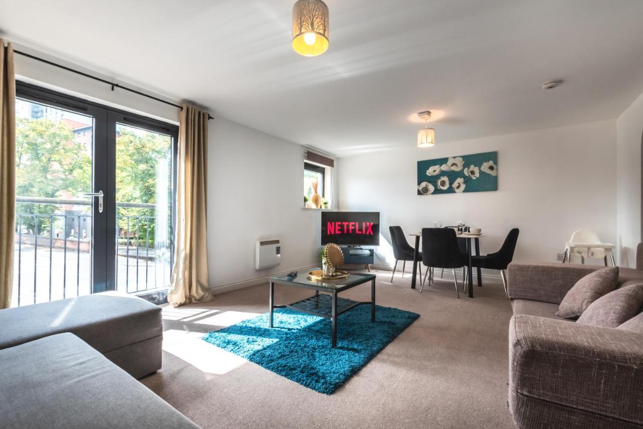 Best Price! Large Spacious 2 Bed Apartment - King Size Or Single Beds, Sofabeds, Smart Tvs, Free Parking Саутхамптън Екстериор снимка
