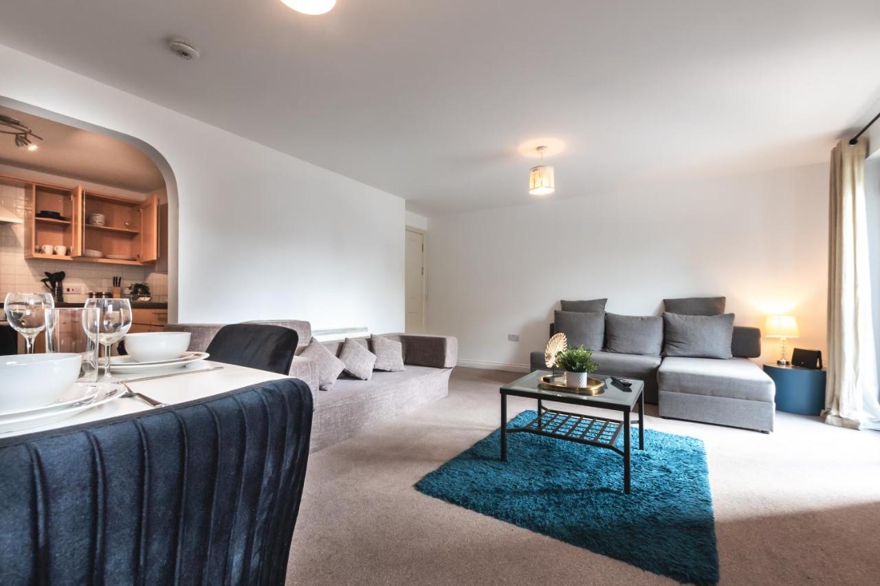 Best Price! Large Spacious 2 Bed Apartment - King Size Or Single Beds, Sofabeds, Smart Tvs, Free Parking Саутхамптън Екстериор снимка