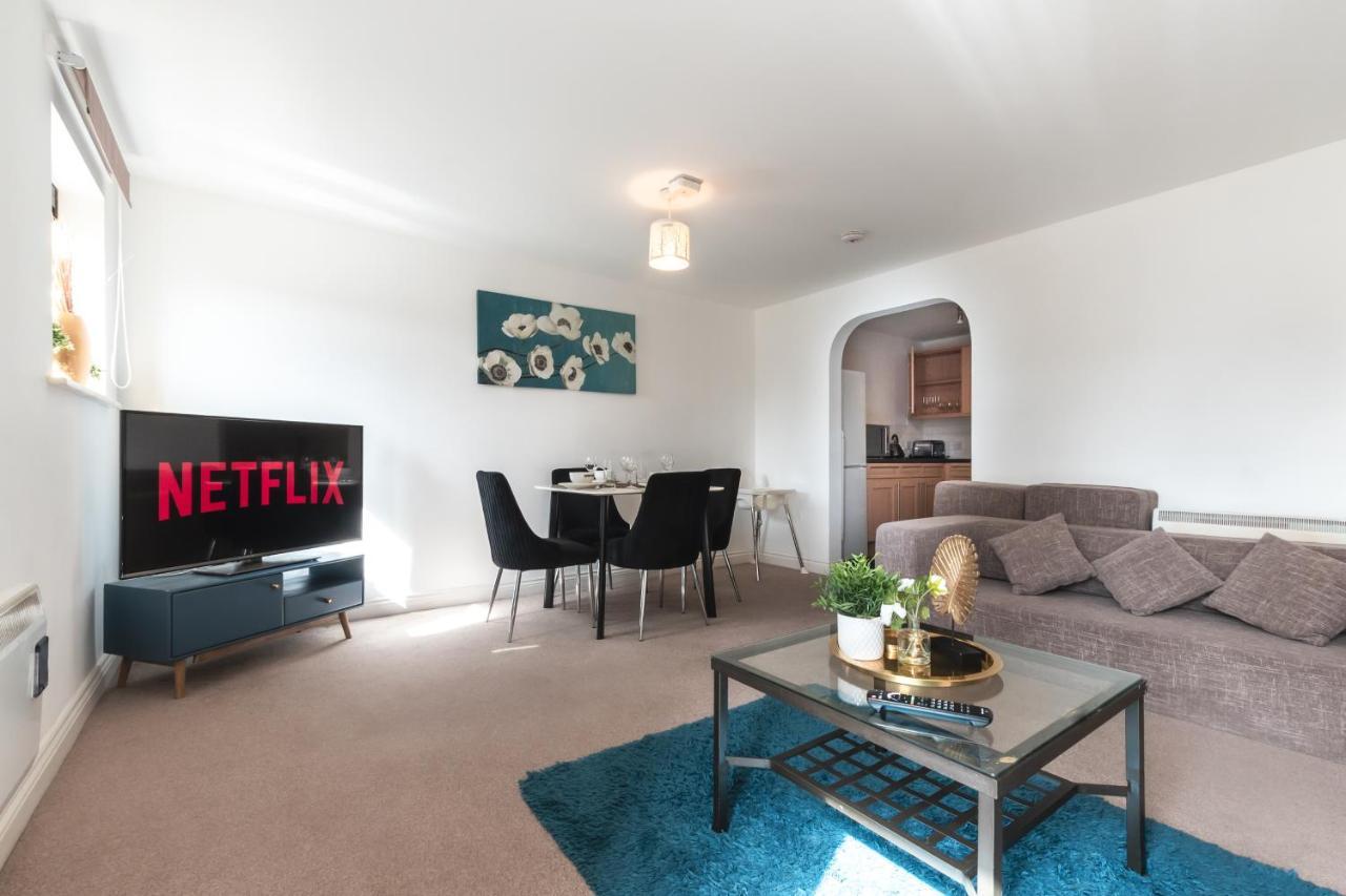 Best Price! Large Spacious 2 Bed Apartment - King Size Or Single Beds, Sofabeds, Smart Tvs, Free Parking Саутхамптън Екстериор снимка